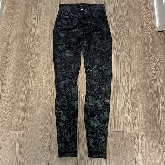 Lululemon Wunder Under high rise tight 28” size 4 - Picture 2 of 3